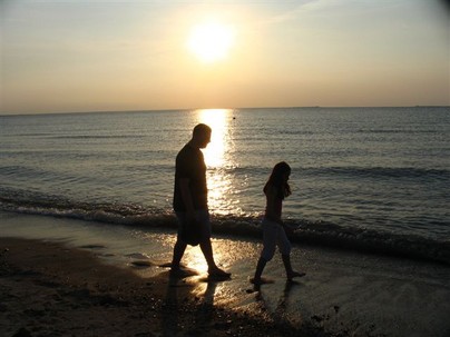 father_and_daughter1245377149