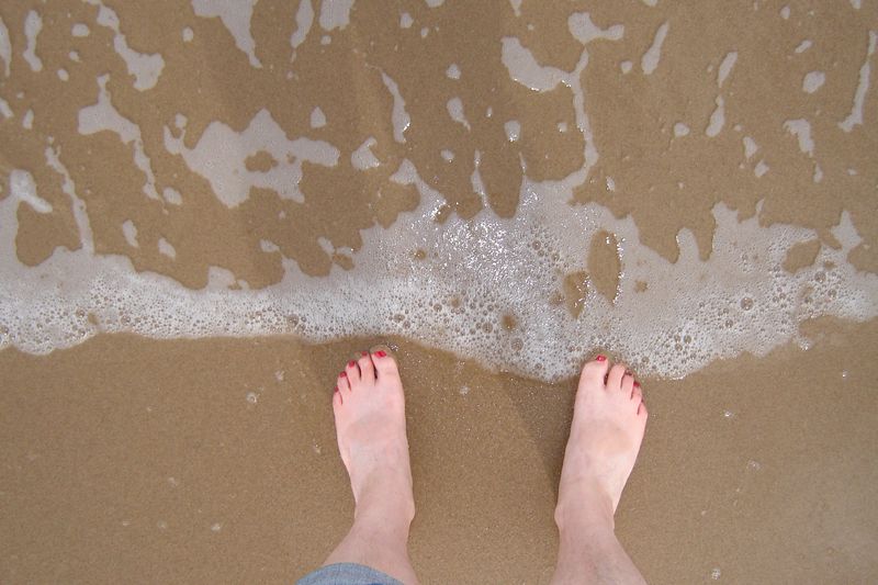 feet_sea